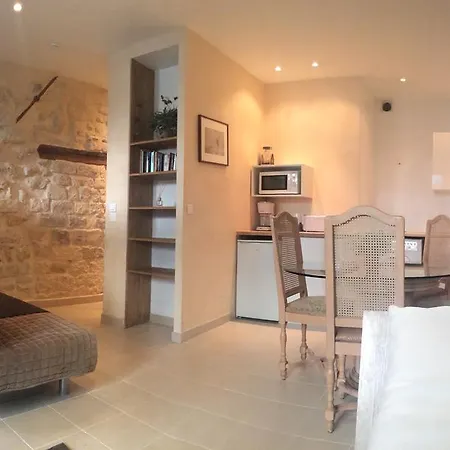 Lumineux Centre - Chatelet Paris